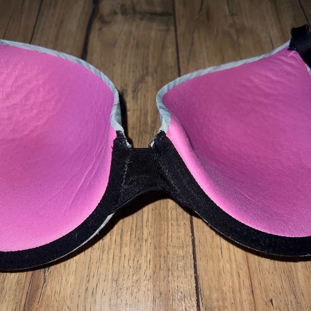 Pink bra - Picture 8 of 8